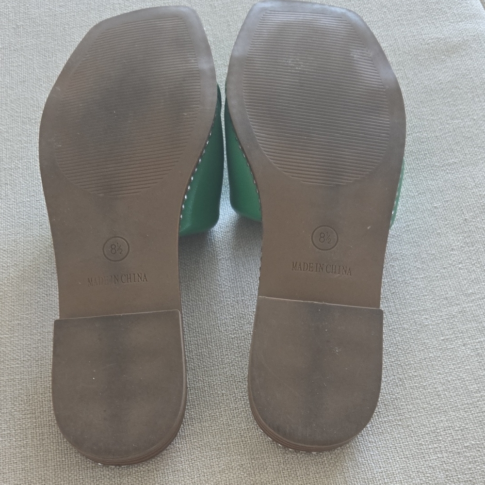 Steve Madden Green Sandals with Sleek Design, Barely Worn - Picture 4 of 4